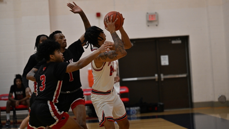 Basketball player #24 Santana Flowers