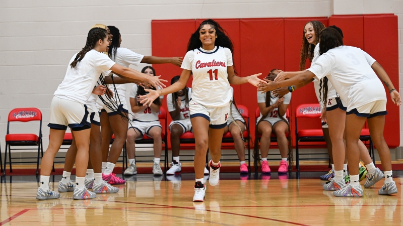 Women's Basketball player #11 Jaida Taylor