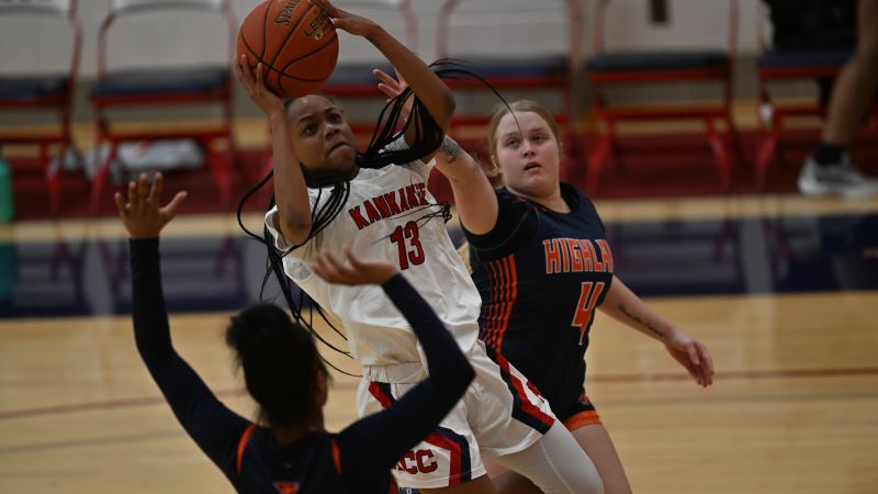 Women's basketball player #13 Tania Cox